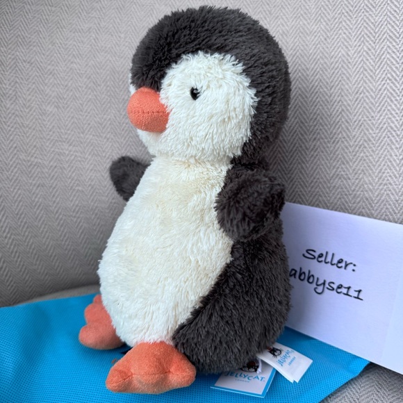 Jellycat Medium Peanut Penguin Plush Toy NWT Authentic With Dust Bag PNM3PN - Picture 2 of 5
